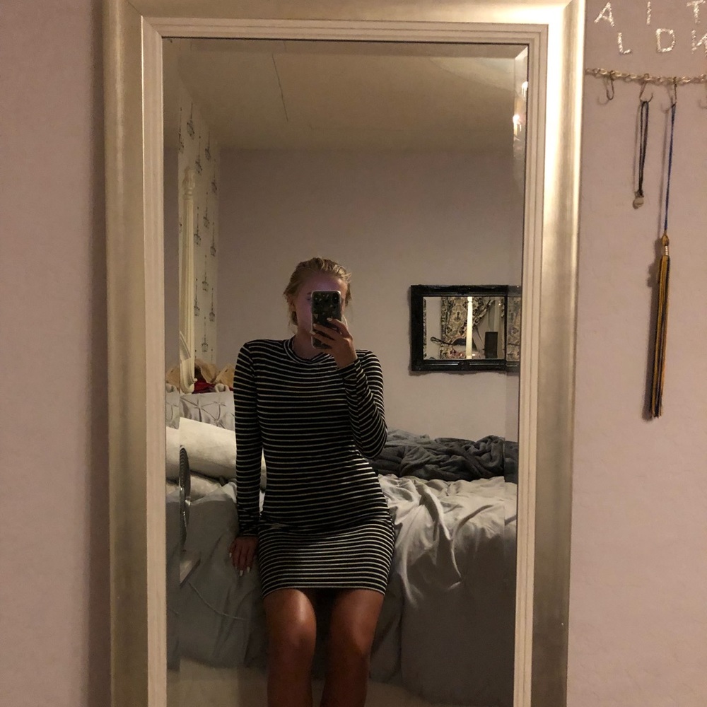 Forever 21 | B&W horizontal stripe dress